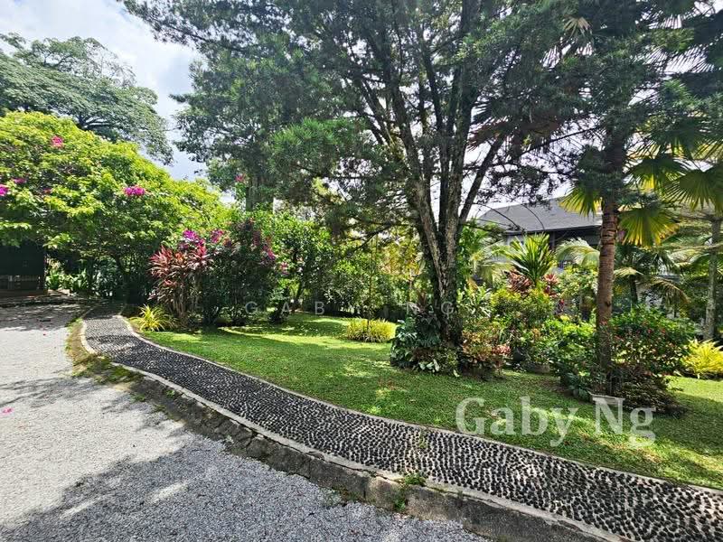 Rumah Banglo untuk Dijual di Country Heights (Kajang) - Gaby Ng - Garden - PropertyGuru.com.my
