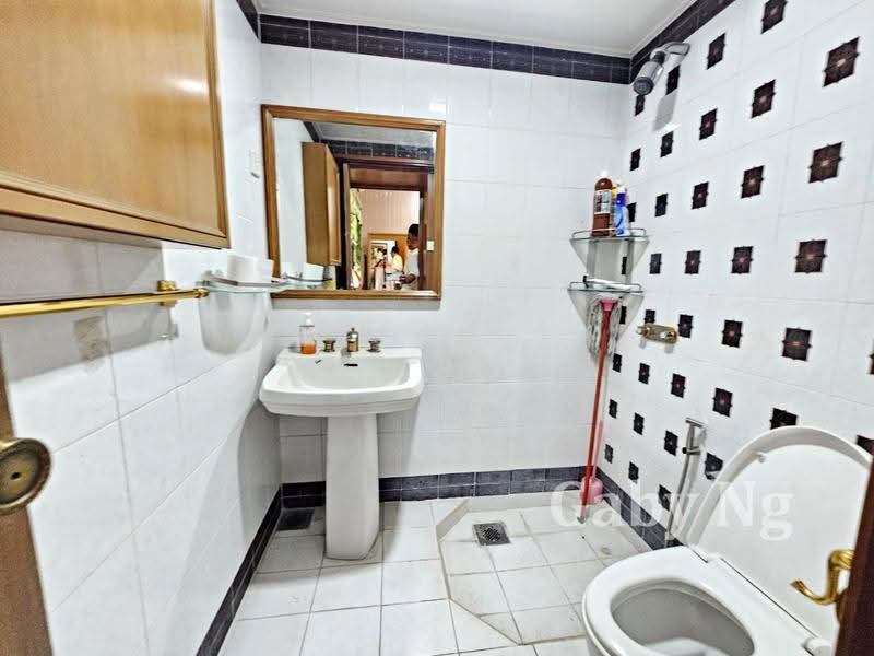 Rumah Banglo untuk Dijual di Country Heights (Kajang) - Gaby Ng - Bathroom - PropertyGuru.com.my