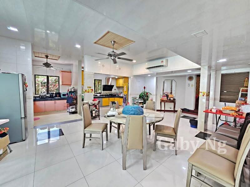 Rumah Banglo untuk Dijual di Country Heights (Kajang) - Gaby Ng - Kitchen - PropertyGuru.com.my