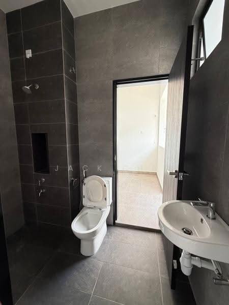 2-storey Terraced House for Rent in Taman Impian Emas (Skudai) - Jack Chai - Bathroom - PropertyGuru.com.my