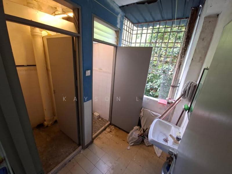 Flat for Sale at Taman Terubong Indah (Majestic Heights) - Kayson Loh - Bathroom - PropertyGuru.com.my