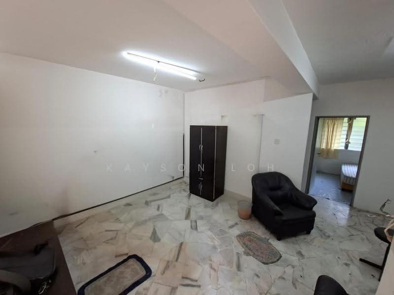 Flat for Sale at Taman Terubong Indah (Majestic Heights) - Kayson Loh - Living Room - PropertyGuru.com.my
