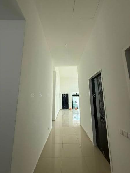Semi-Detached House for Sale in Bandar Putra Kulai (Kulai) - Caryn Ter - Corridor - PropertyGuru.com.my
