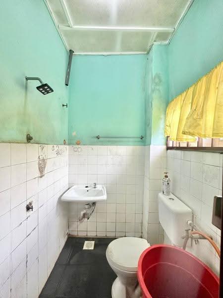 Rumah Teres 2-Tingkat untuk Dijual di Bukit Sentosa (Rawang) - Zann Fauzan - Bathroom - PropertyGuru.com.my