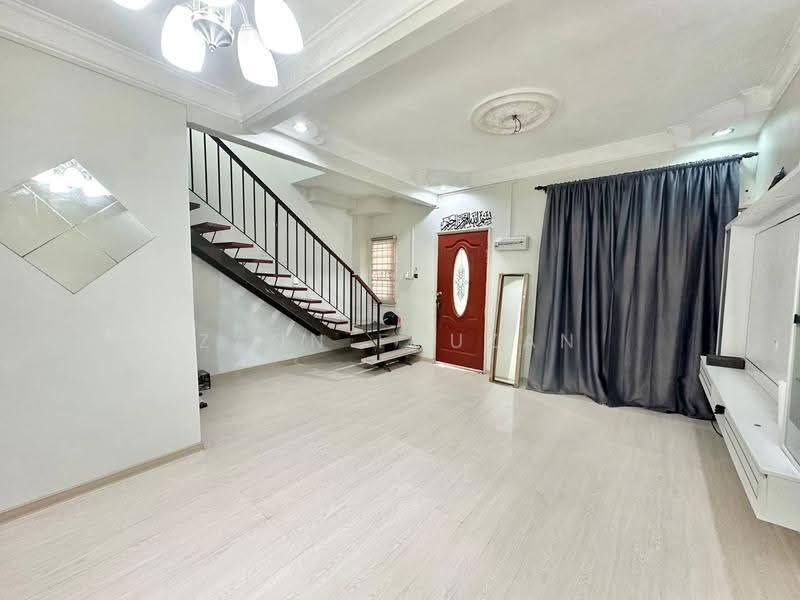Rumah Teres 2-Tingkat untuk Dijual di Bukit Sentosa (Rawang) - Zann Fauzan - Living Room - PropertyGuru.com.my