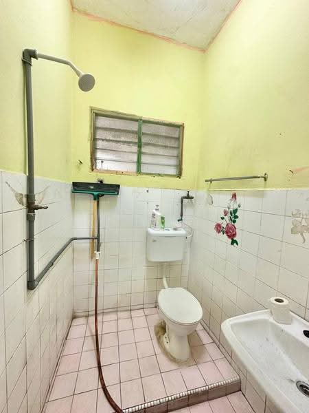 Rumah Teres 2-Tingkat untuk Dijual di Bukit Sentosa (Rawang) - Zann Fauzan - Bathroom - PropertyGuru.com.my