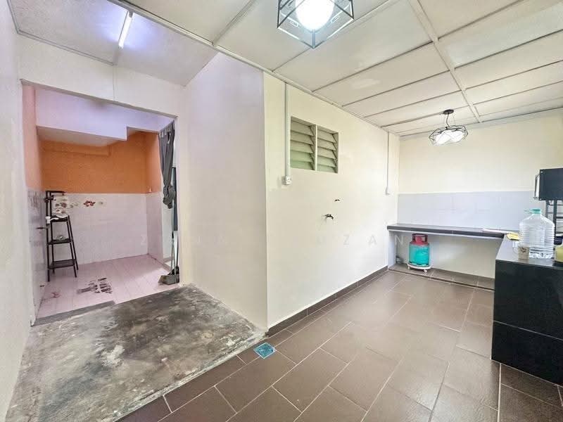 Rumah Teres 2-Tingkat untuk Dijual di Bukit Sentosa (Rawang) - Zann Fauzan - Kitchen - PropertyGuru.com.my