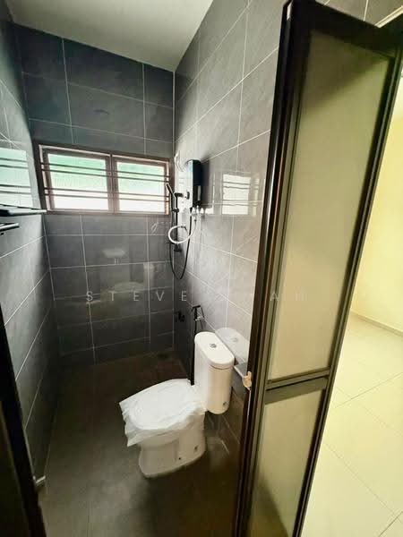 Semi-Detached House for Rent in Taman Sri Tebrau (Johor Bahru) - Steve Seah - Bathroom - PropertyGuru.com.my