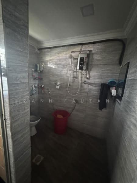 Rumah Teres 2-Tingkat untuk Dijual di Bukit Sentosa (Rawang) - Zann Fauzan - Bathroom - PropertyGuru.com.my