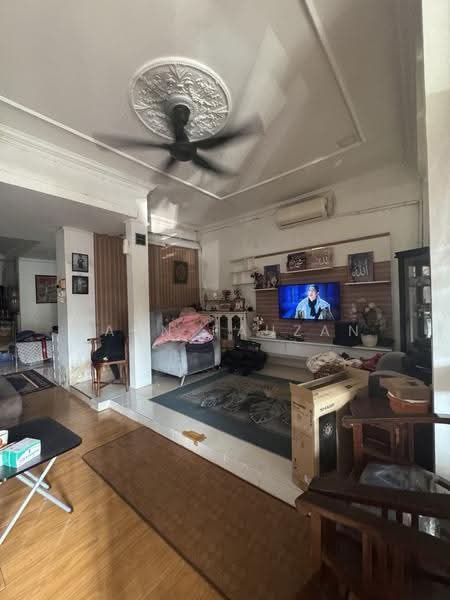 Rumah Teres 2-Tingkat untuk Dijual di Bukit Sentosa (Rawang) - Zann Fauzan - Living Room - PropertyGuru.com.my