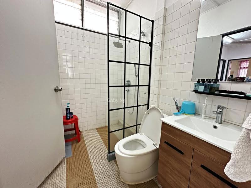Rumah Banglo untuk Dijual di Ukay Heights (Ampang) - Gaby Ng - Bathroom - PropertyGuru.com.my