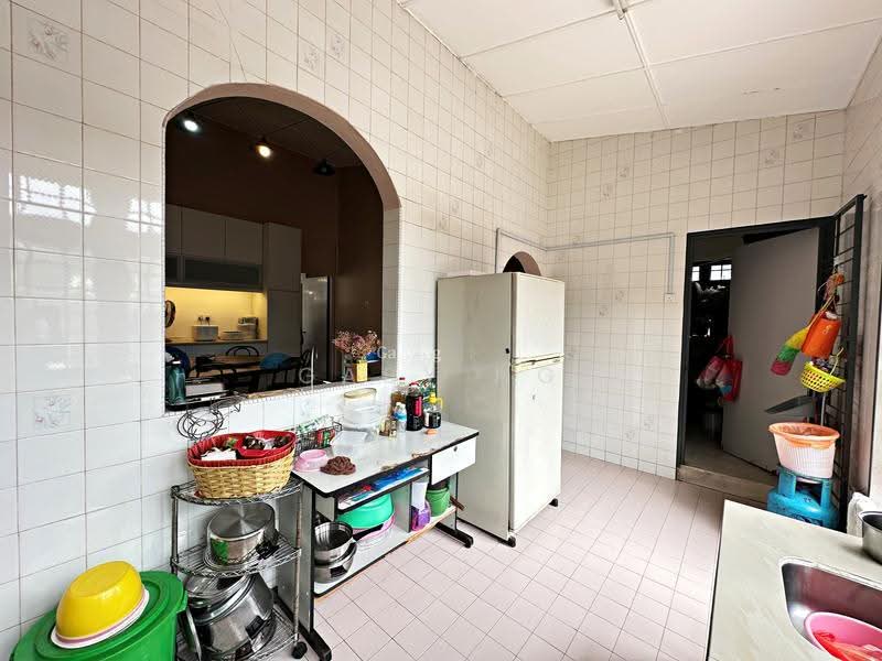 Rumah Banglo untuk Dijual di Ukay Heights (Ampang) - Gaby Ng - Kitchen - PropertyGuru.com.my