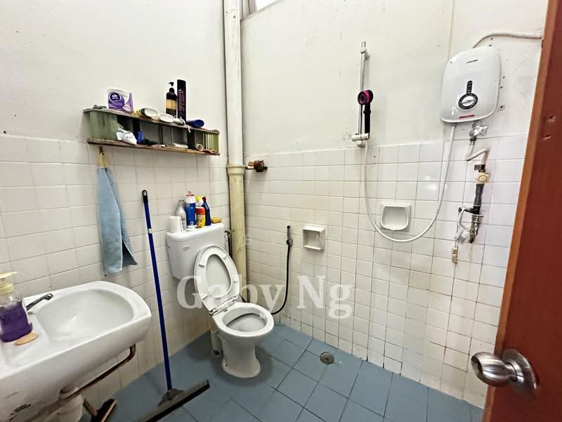 Bungalow House for Sale in Ukay Heights (Ampang) - Gaby Ng - Bathroom - PropertyGuru.com.my