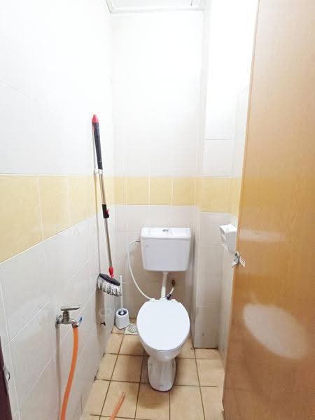 Pangsapuri untuk Dijual di Sri Kejora - Zann Fauzan - Bathroom - PropertyGuru.com.my