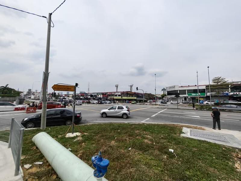 Shop for Rent in Johor Bahru (Johor) - Caryn Ter - Exterior - PropertyGuru.com.my