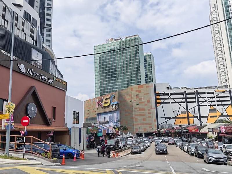 Shop for Rent in Johor Bahru (Johor) - Caryn Ter - Exterior - PropertyGuru.com.my