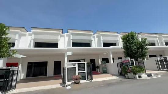 3-storey Terraced House for Sale in Kawasan Perumahan Sungai Emas (Batu Ferringhi) - Lynn Teng - PropertyGuru.com.my