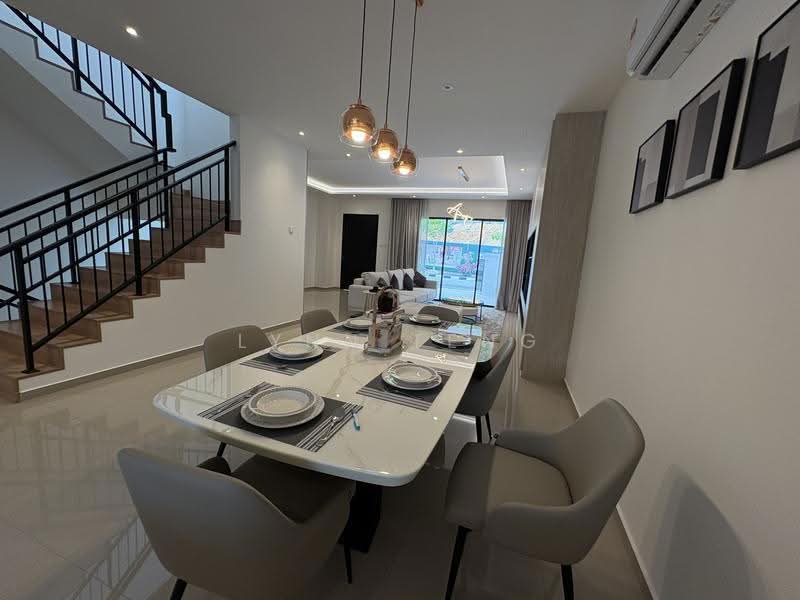 3-storey Terraced House for Sale in Kawasan Perumahan Sungai Emas (Batu Ferringhi) - Lynn Teng - Dining Room - PropertyGuru.com.my