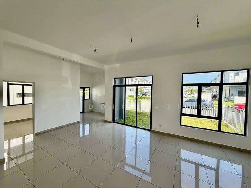 Rumah Teres untuk Dijual di Eco Grandeur (Puncak Alam) - Nuruddin Zabidi - Living Room - PropertyGuru.com.my
