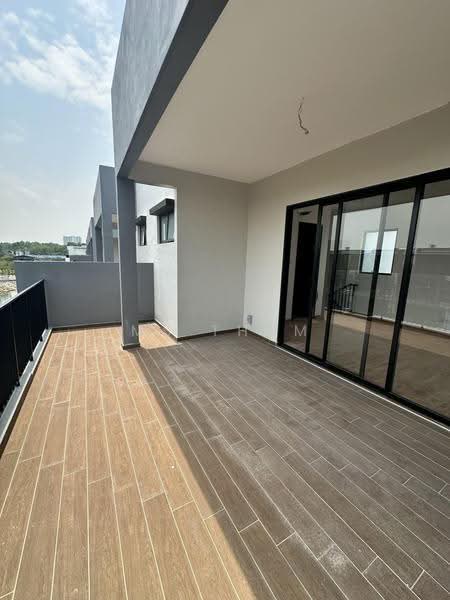 2.5-storey Terraced House for Sale in Senibong (Permas Jaya) - Ms Tham - Balcony - PropertyGuru.com.my