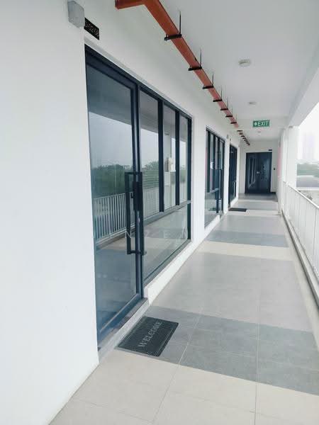 Shop / Office for Rent in Eco Sanctuary (Telok Panglima Garang) - Jinzen Phang - Corridor - PropertyGuru.com.my