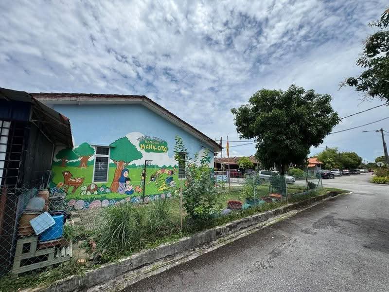 1-storey Terraced House for Sale in Bandar Mahkota Banting (Tanjong Duabelas) - Akmal Zakaria - PropertyGuru.com.my