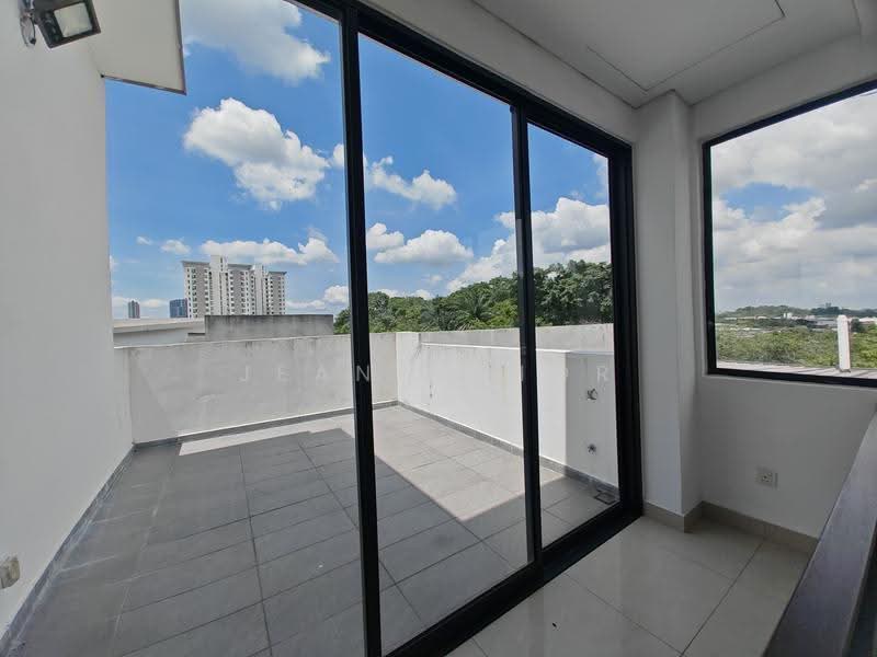 Rumah Teres 2.5-Tingkat untuk Disewa di Puchong (Selangor) - Jeanne Hor - Balcony - PropertyGuru.com.my