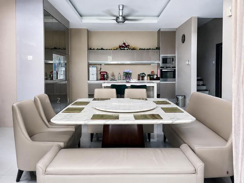 Bungalow House for Sale in Bandar Seri Putra (Bangi) - Azizul Kamarul Zaman - Dining Room - PropertyGuru.com.my