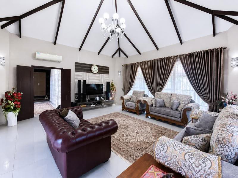 Bungalow House for Sale in Bandar Seri Putra (Bangi) - Azizul Kamarul Zaman - Living Room - PropertyGuru.com.my