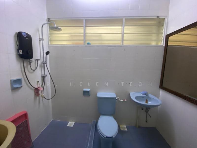 Rumah Teres 2-Tingkat untuk Disewa di George Town (Penang) - Sr. Helen Teoh - Bathroom - PropertyGuru.com.my