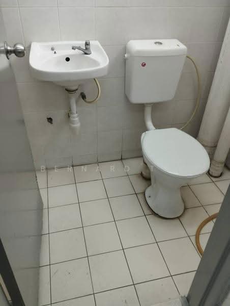 Apartment for Sale at Pangsapuri Lagoon Perdana - Bernard Tay - Bathroom - PropertyGuru.com.my
