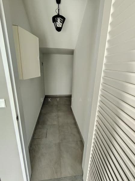 Rumah Berkembar untuk Disewa di Setia Tropika (Johor Bahru) - Sky Tan - Corridor - PropertyGuru.com.my
