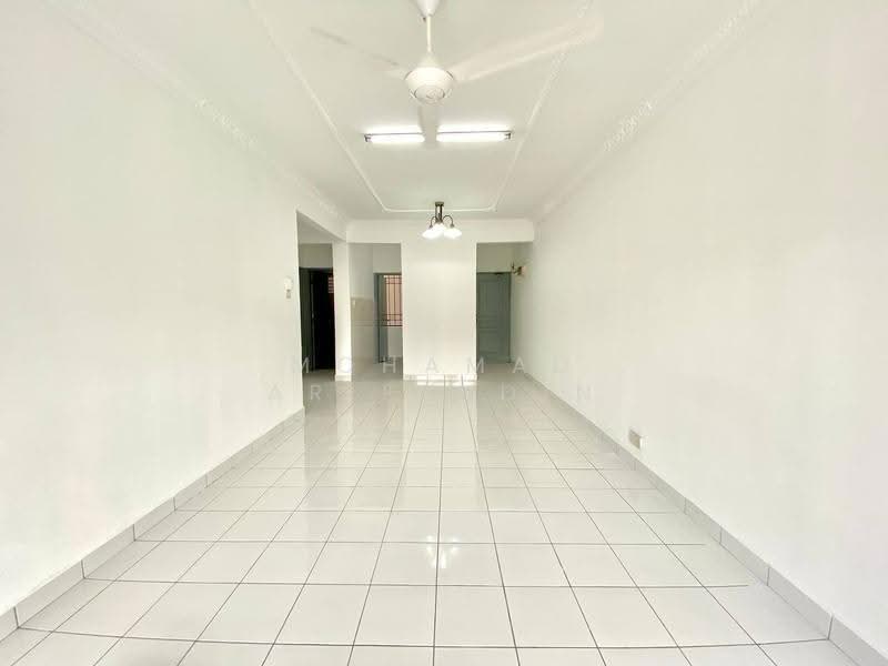 Pangsapuri untuk Dijual di SD Apartments - Mohamad Ariffudin - Living Room - PropertyGuru.com.my