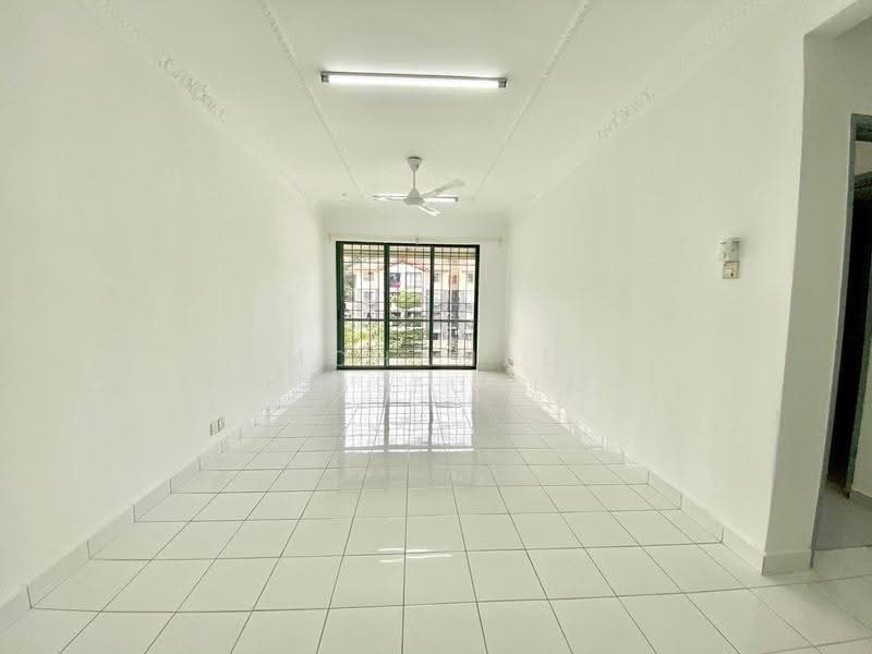 Pangsapuri untuk Dijual di SD Apartments - Mohamad Ariffudin - Living Room - PropertyGuru.com.my