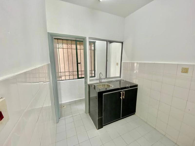 Pangsapuri untuk Dijual di SD Apartments - Mohamad Ariffudin - Kitchen - PropertyGuru.com.my