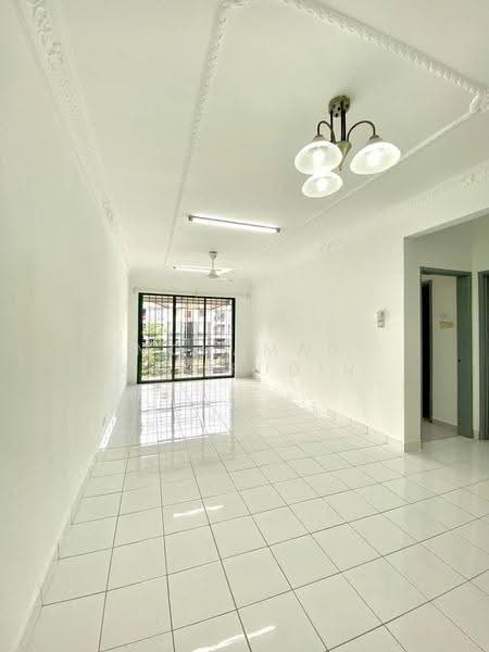 Pangsapuri untuk Dijual di SD Apartments - Mohamad Ariffudin - Living Room - PropertyGuru.com.my