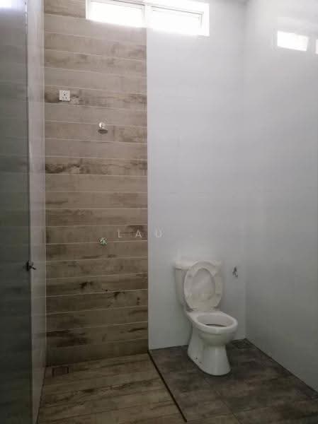 2-storey Terraced House for Rent in Bukit Minyak (Penang) - LAU . - Bathroom - PropertyGuru.com.my
