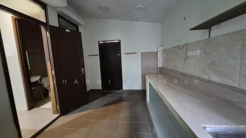 Semi-Detached House for Sale in Bukit Jelutong (Shah Alam) - muharni sawarin - Kitchen - PropertyGuru.com.my