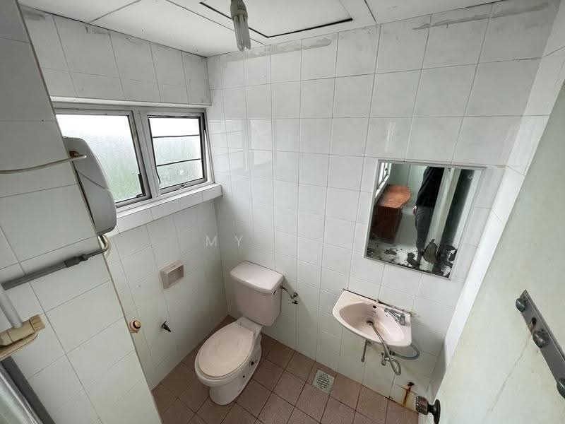 Condominium for Sale at Casa Mila Victoria - MY Loh - Bathroom - PropertyGuru.com.my