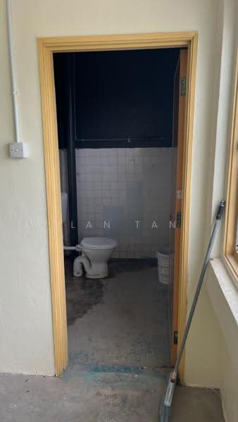 Factory for Rent in Bukit Beruntung (Selangor) - Alan Tan - Bathroom - PropertyGuru.com.my