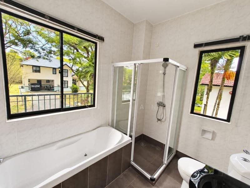 Rumah Banglo untuk Disewa di Leisure Farm (Gelang Patah) - Sky Tan - Bathroom - PropertyGuru.com.my