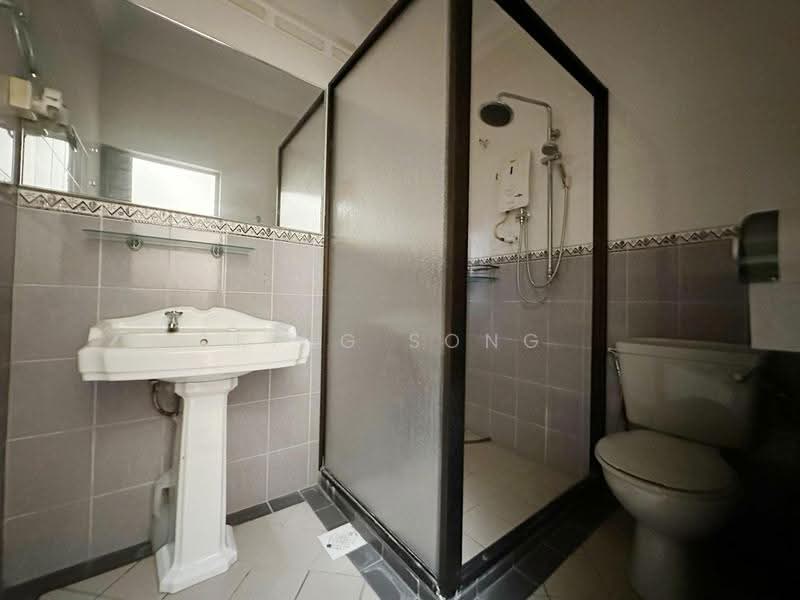 Rumah Berkembar untuk Dijual di Ayer Keroh (Melaka) - King Song - Bathroom - PropertyGuru.com.my