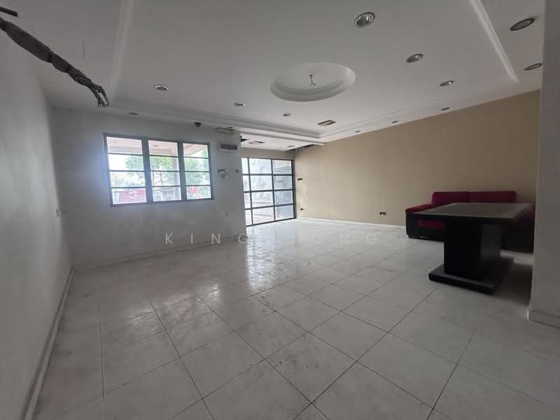 2-storey Terraced House for Sale in Taman Bachang Baru (Bachang) - King Song - Living Room - PropertyGuru.com.my