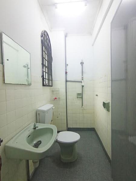 Condominium for Rent at Waizuri 2 - Yasmin Sulaiman - Bathroom - PropertyGuru.com.my