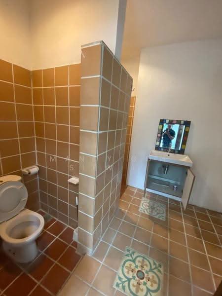 Rumah Berkembar untuk Dijual di Taman Kolam Air (Johor Bahru) - Mandy Goh Siew Li - Bathroom - PropertyGuru.com.my