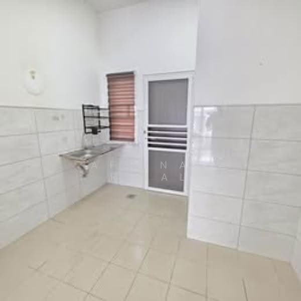 2-storey Terraced House for Rent in Serene Heights (Semenyih) - Afrinal Rizal - Kitchen - PropertyGuru.com.my