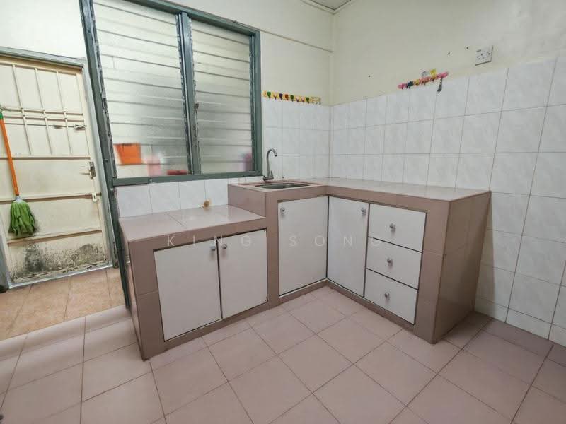 Rumah Teres 2-Tingkat untuk Dijual di Taman Malim Jaya (Bachang) - King Song - Kitchen - PropertyGuru.com.my