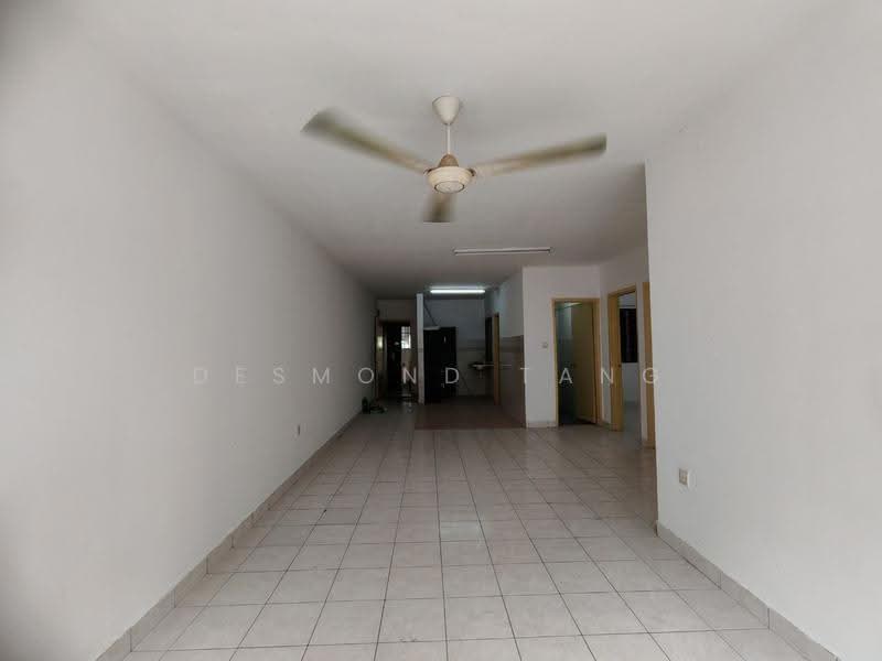 Pangsapuri untuk Dijual di Flora Damansara Apartment - Desmond Tang - Living Room - PropertyGuru.com.my