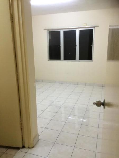 Pangsapuri untuk Dijual di Flora Damansara Apartment - Desmond Tang - Bedroom - PropertyGuru.com.my