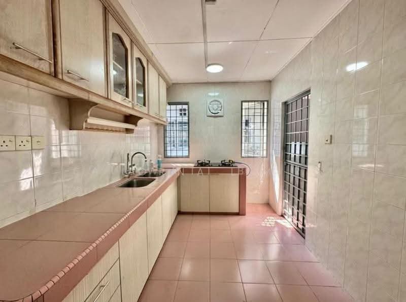 Terraced House for Sale in Kota Kemuning (Shah Alam) - Lorna Lim - Kitchen - PropertyGuru.com.my